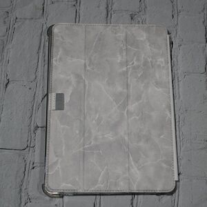 iPad 7th/8th Generation Shockproof TriFold Case WHITE MARBLE 10.2"‎